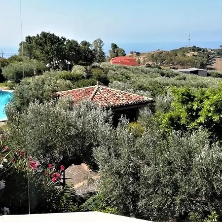 Amalia Srls فندق مبيت وإفطار 3*