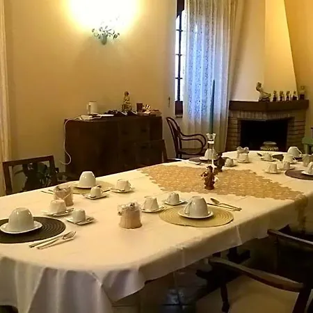 فندق مبيت وإفطار Amalia Srls 3*